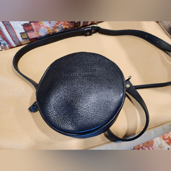 Portland Leather Black Round Mini Crossbody Bag - Picture 4 of 9